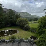 Otel The Leathes Head 3*