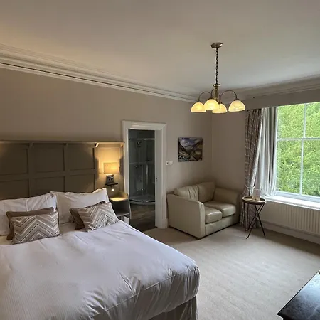 Otel The Leathes Head 3*
